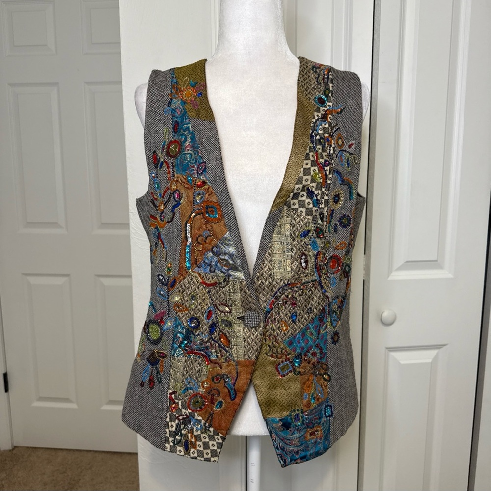 Chicos Tweed & Brocade  Embellished Beaded Sequin Boho Art To Wear Vest Size 1